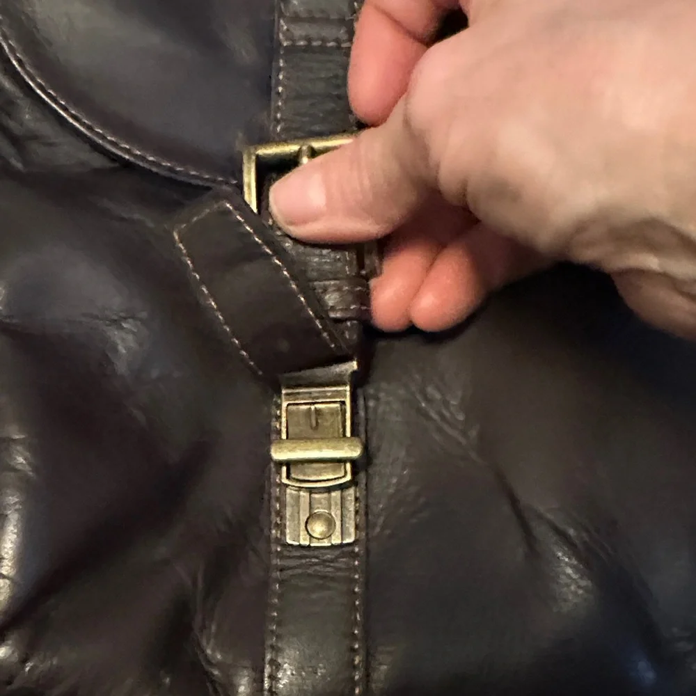 Samsonite | Colombian Leather Flap Over Messenger Bag